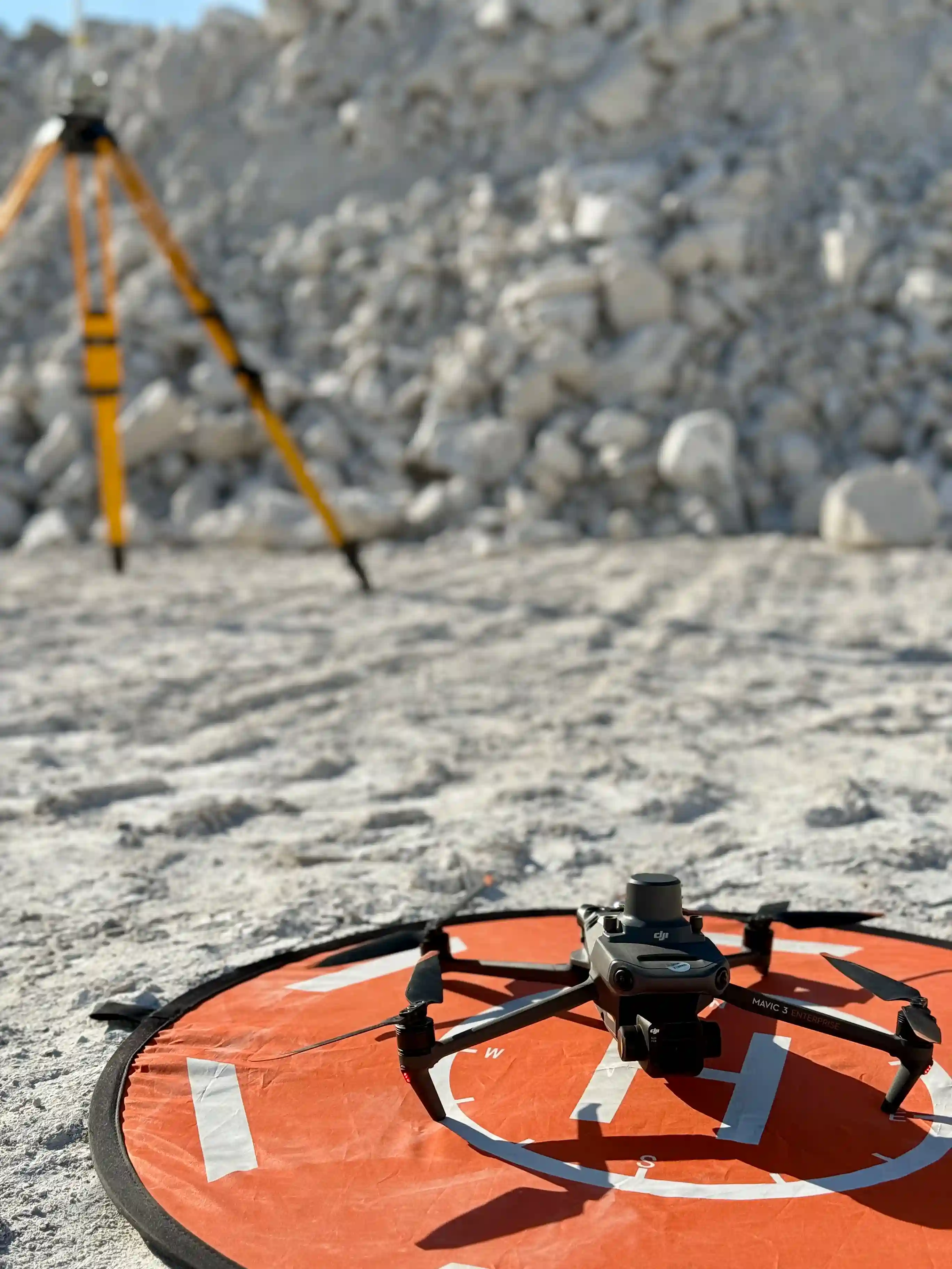 Equipo GNSS RTK en operación