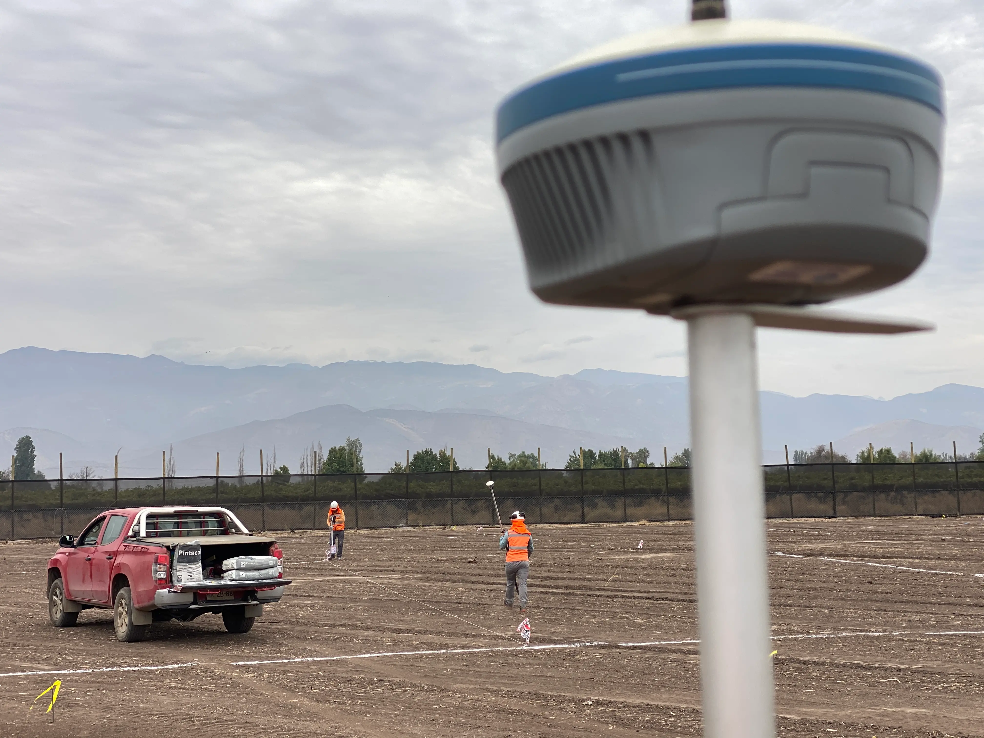 GNSS con equipo y cordillera